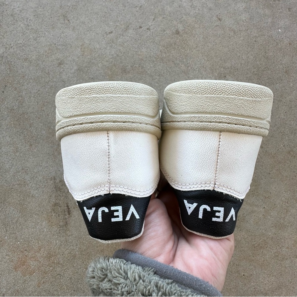 Veja V-10 CWL White Petale Black Sneakers Women’s Size 7 - Picture 6 of 10